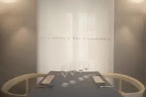 孔湖酒店